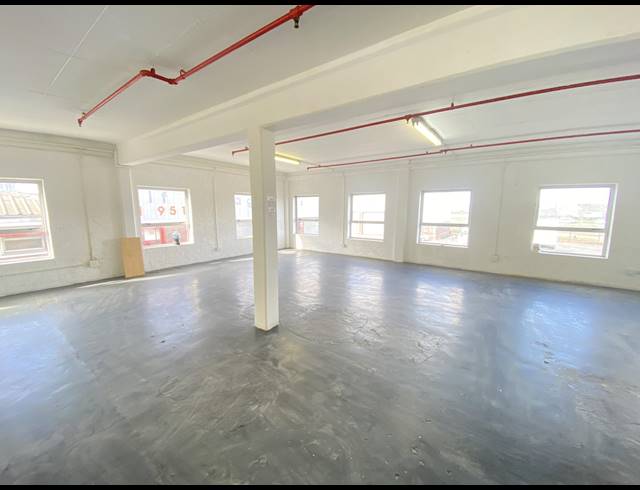 124M² WAREHOUSE TO LET IN BELLVILLE SOUTH